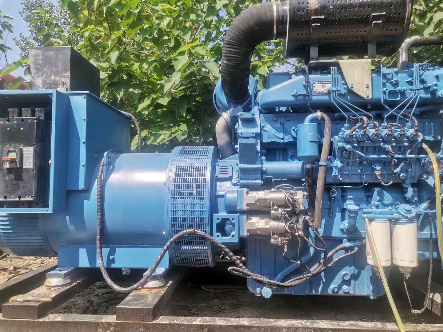疏附详细说明降低 800kW 柴油发电机输出电流波动的方法