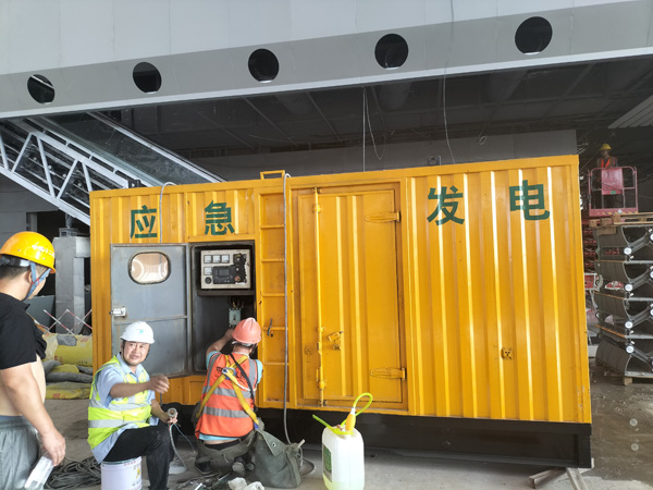 疏附怎样判断空气滤清器是否需要更换？